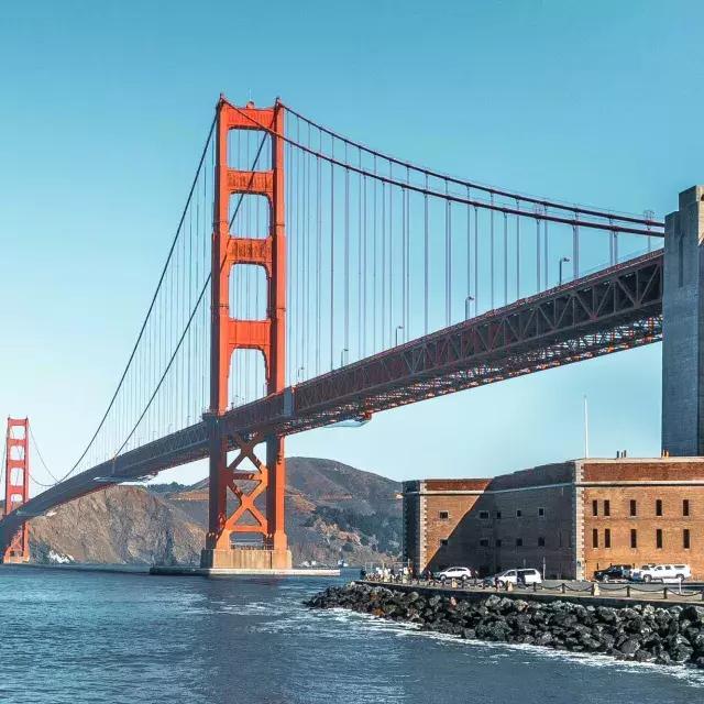 Das Fort Point aus der Zeit des Bürgerkriegs steht am Fuße der Golden Gate Bridge.